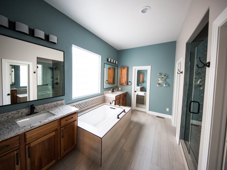 guide complet pour La peinture idéale pour une salle de bain
