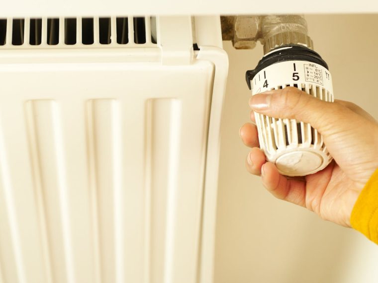 purger efficacement un radiateur en fonte pour optimiser votre chauffage