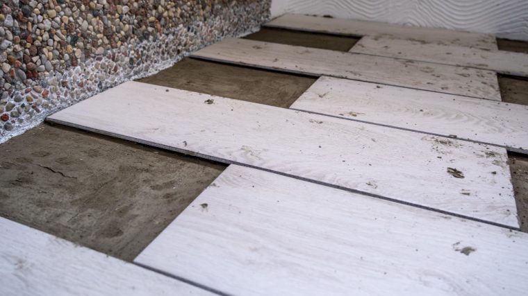 Différentes techniques de pose de carrelage pour un résultat impeccable