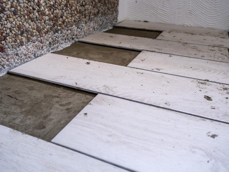 Différentes techniques de pose de carrelage pour un résultat impeccable